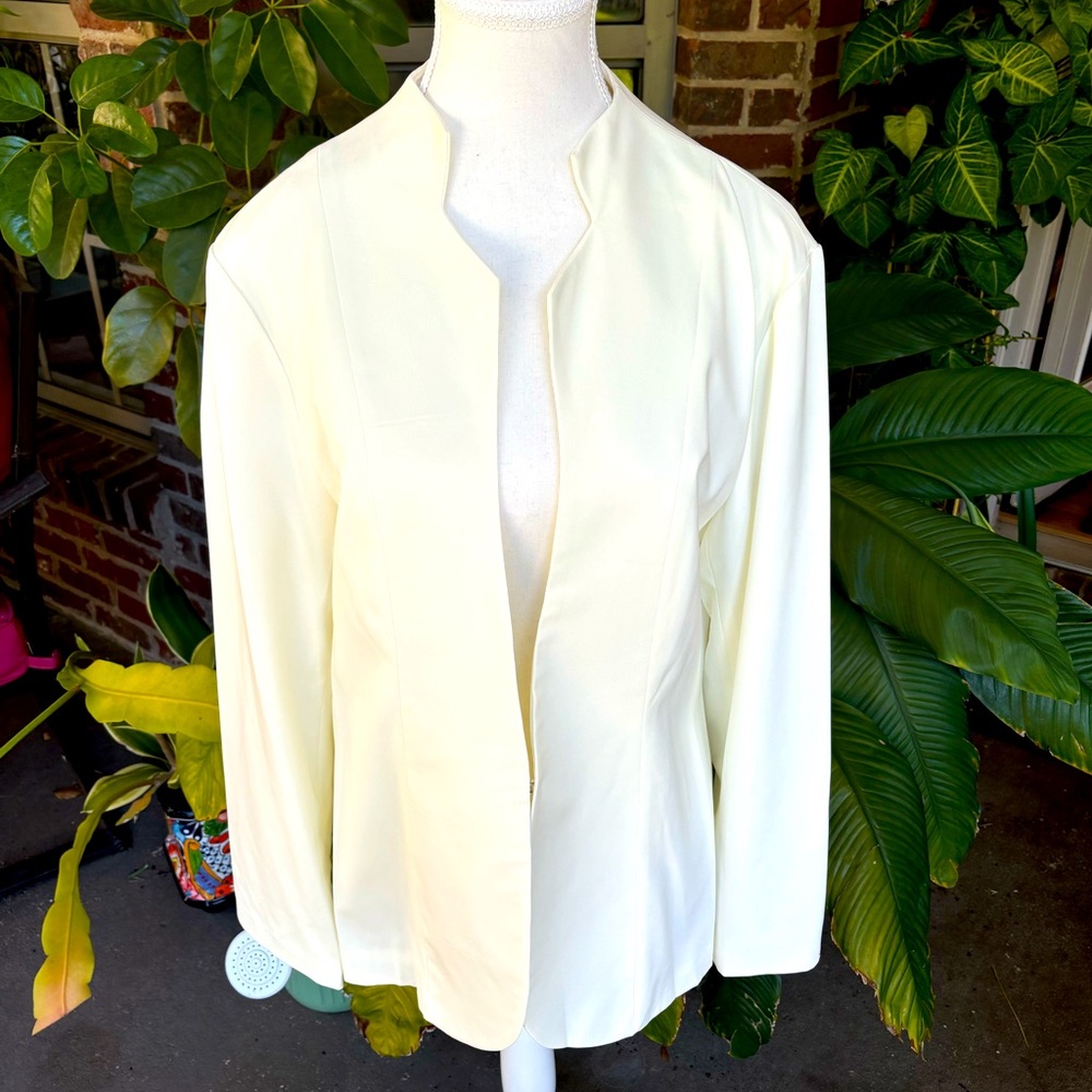 Winter white blazer with hook & eye closure. Size XL.  NWOT